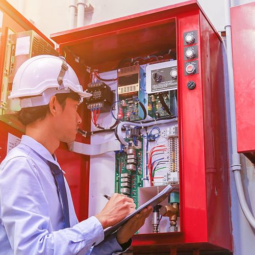 engineer_inspecting_fire_alarm_system_dreamstime_xl_138880528.60e4a22d1c87a